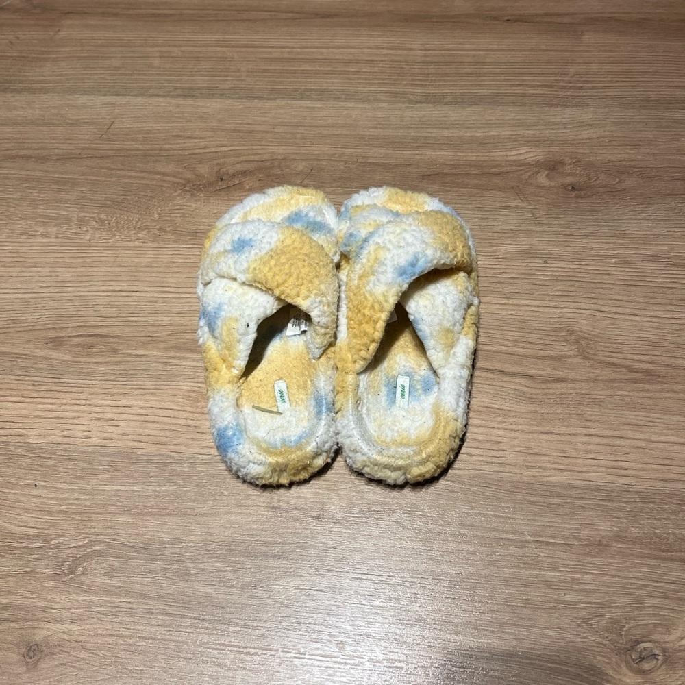 Aerie Yellow and Blue Women's Slippers
